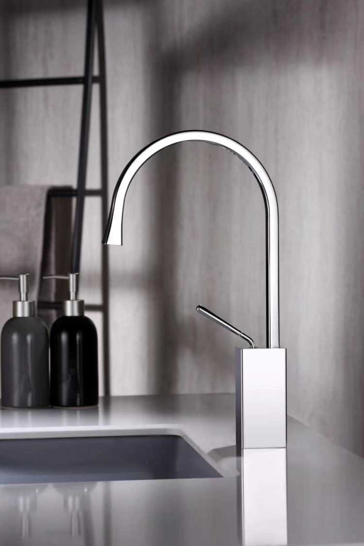 difference between a 1000 yuan and a 100 yuan faucet6.jpg